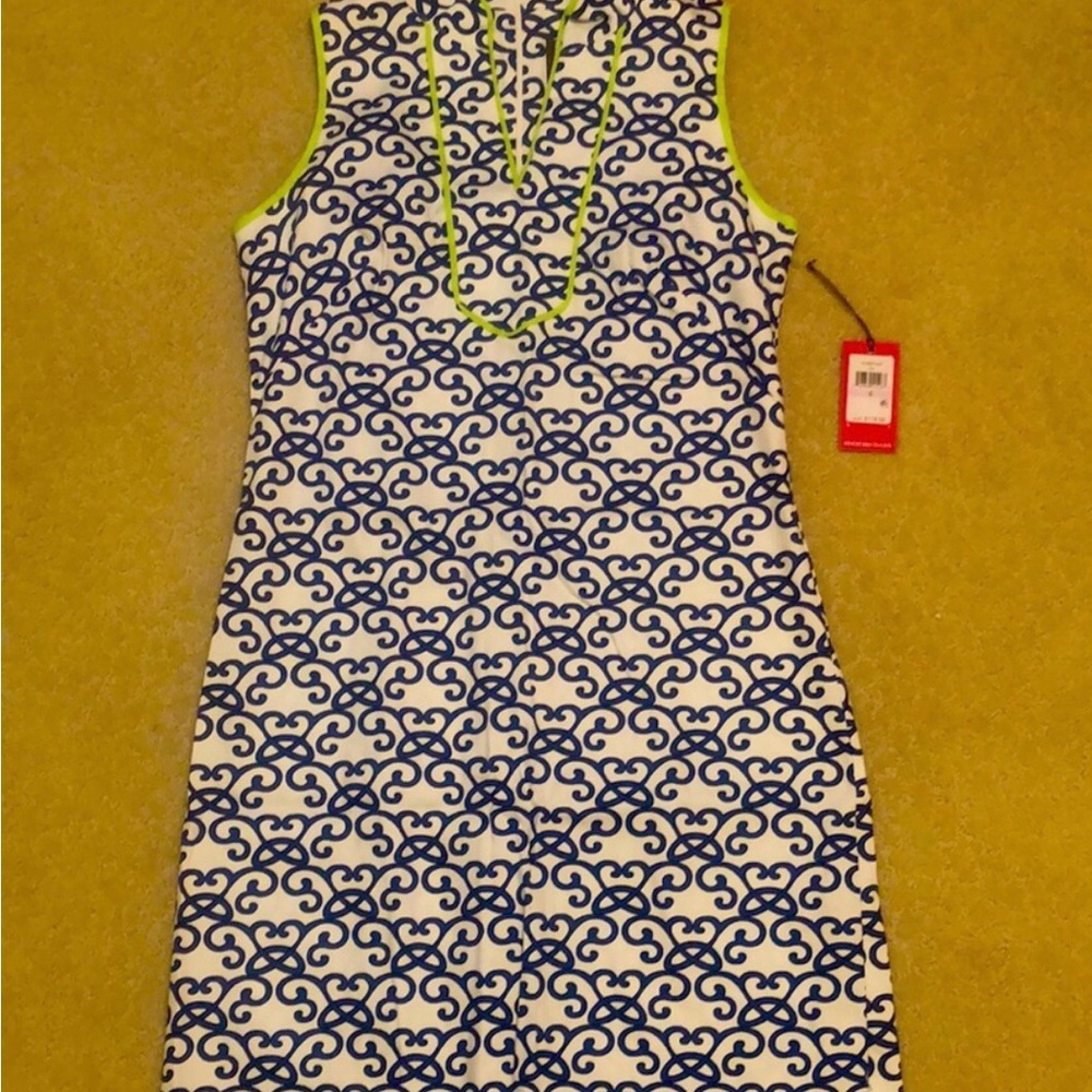 NWT! Super fun, Vince Camuto Shift Dress! Size 6.